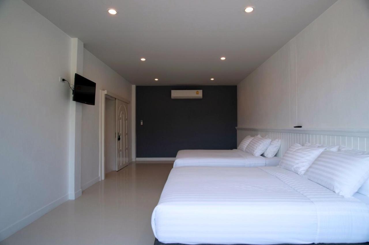 Hotel Bhive Nakhon Phanom Exterior foto